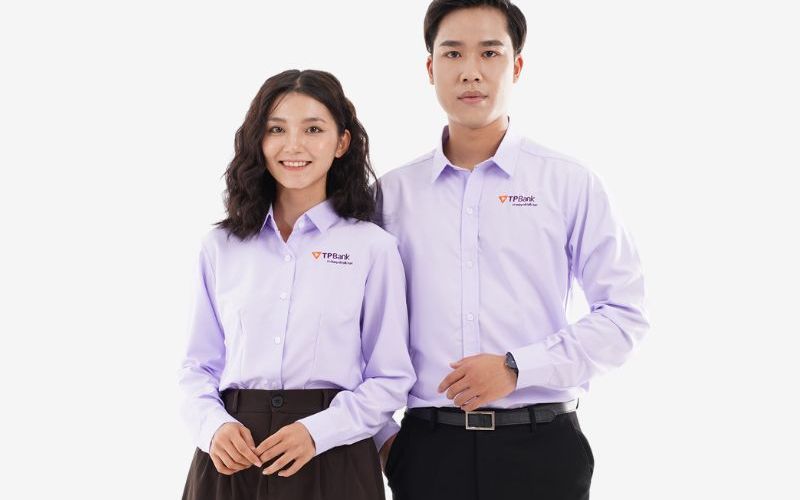 Ưu và nhược điểm khi mua sẵn đồng phục